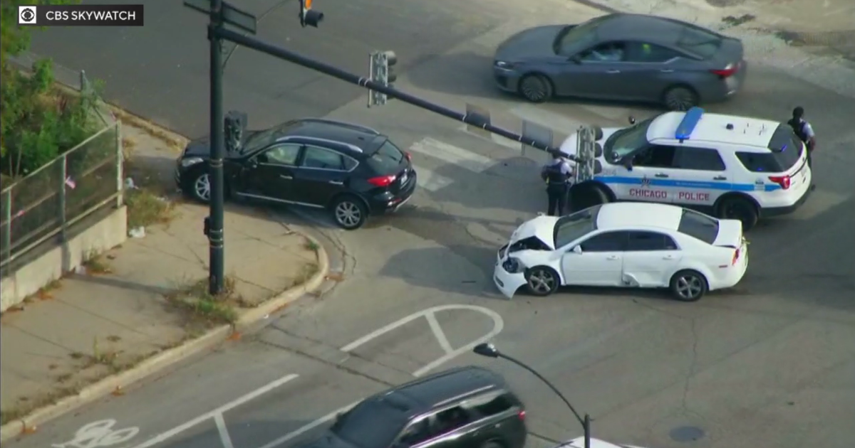 U.S. border patrol agents detain person after crash on Chicago's West Side