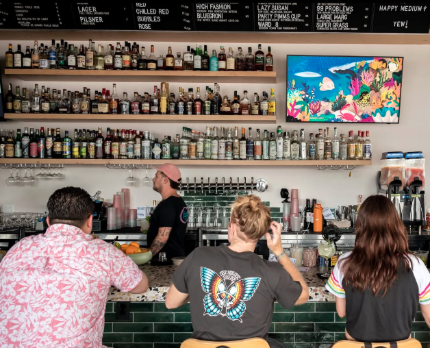 San Diego bars for singles: Happy Medium