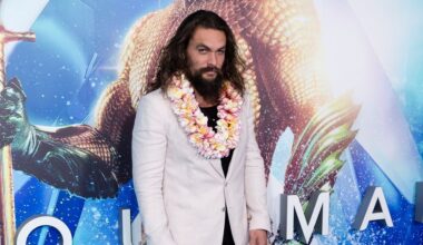 The National Desk dark theme brand icon