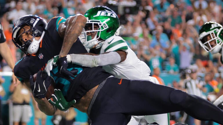 darren-waller-miami-dolphins-usatsi.jpg