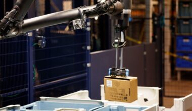 Amazon claims the headline isn’t robots taking jobs as it reveals new cost-cutting robots