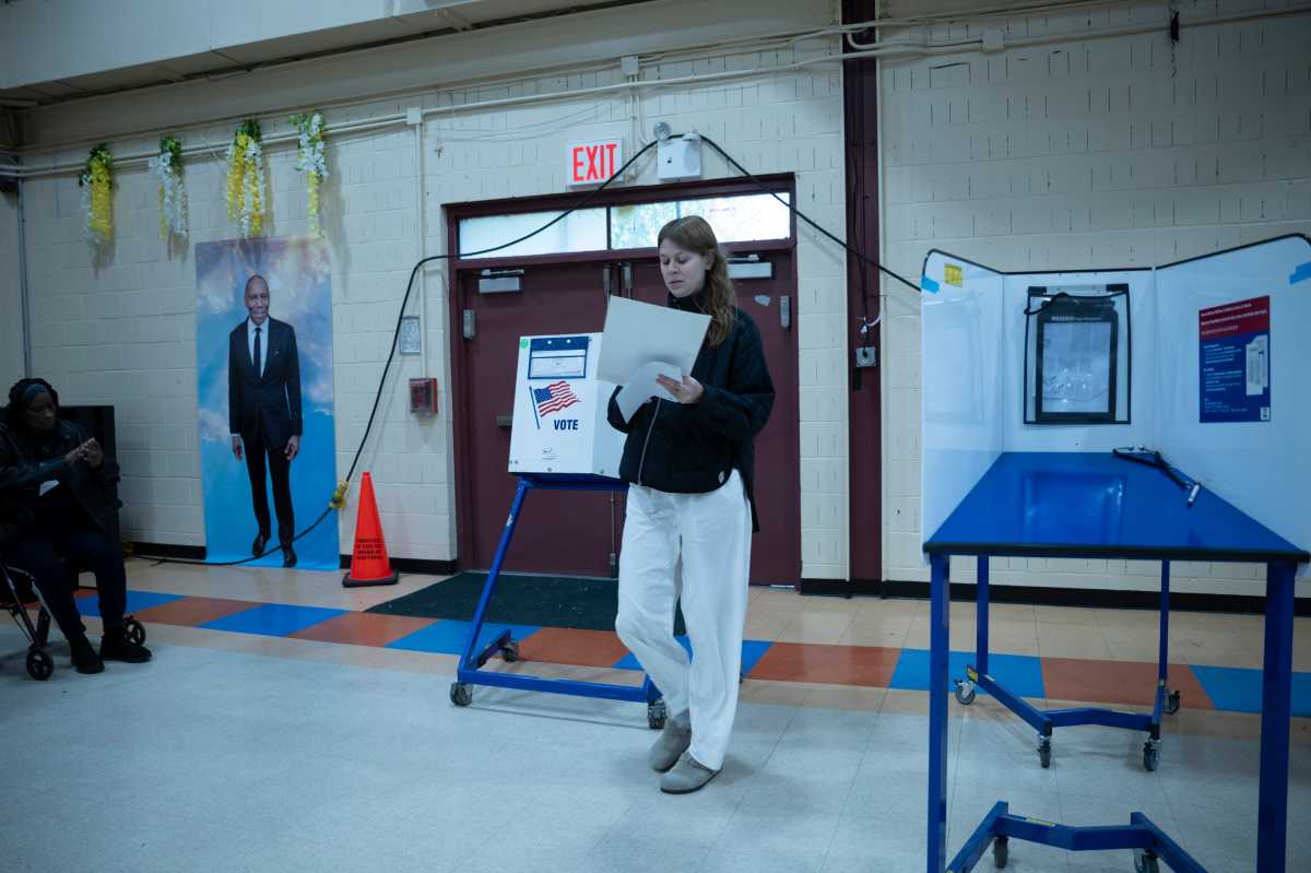 EARLY VOTING STARTS: Massive turnout across the city as New Yorkers cast ballots in 2025 NYC Mayor’s Race