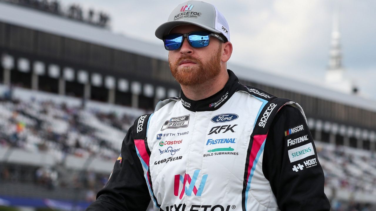 NASCAR Cup Series driver Chris Buescher (17) during qualifying for the Pennzoil 400 at Las Vegas Motor Speedway.
