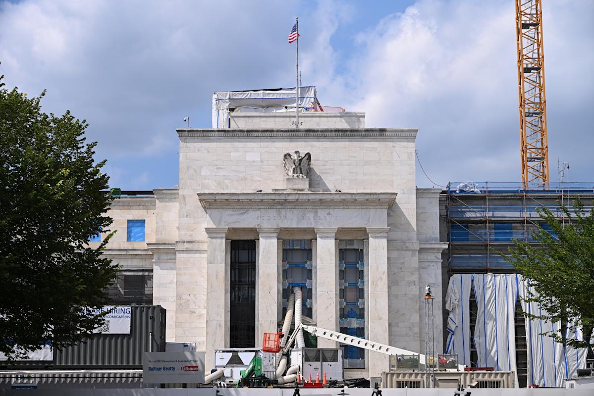 North America Set to Cut Rates as Rest of G-7 Looks On