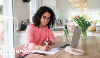 Wage growth slows slightly over summer