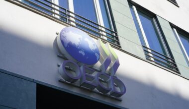 Can We Get Through the Demographic Crunch? The Implications of the 2025 OECD Employment Report | American Enterprise Institute