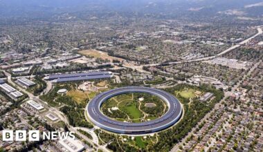 A tangled web of deals stokes AI bubble fears in Silicon Valley