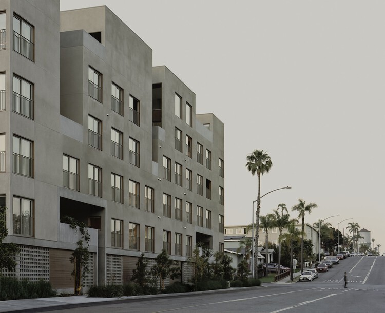 Fora Collective Housing / Jeff Svitak - Exterior Photography, Concrete