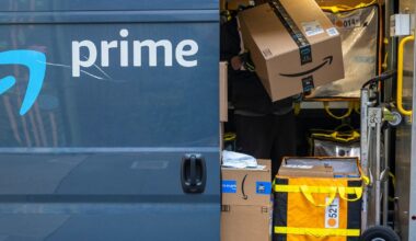 "No hire, no fire" job market may no longer be a thing as big companies announce mass layoffs