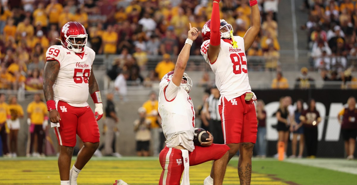 Houston cracks AP Top 25, earns highest ranking since 2021