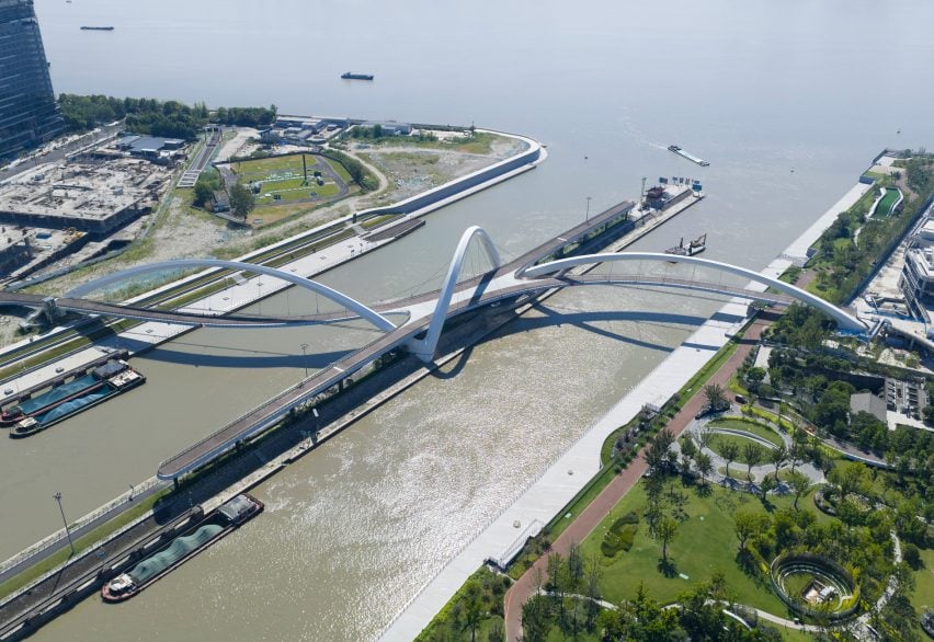 Grand Canal Gateway footbridge by Zaha Hadid Architects