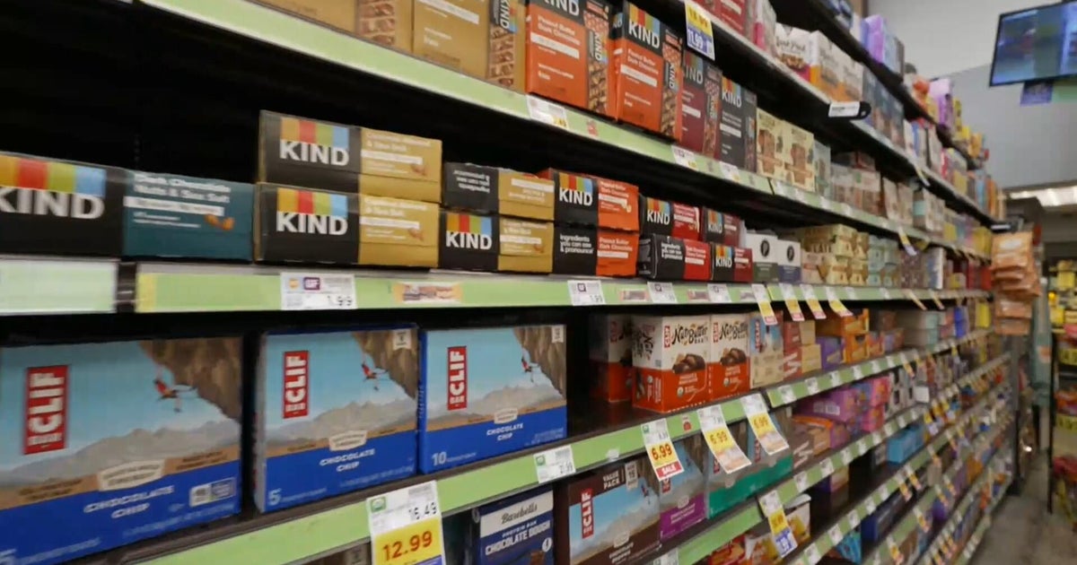 As influencers and others push protein powders, here's what dietitians say