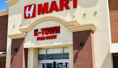 the front of an H Mart