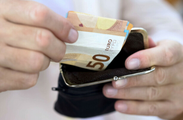 Ireland's Central Bank governor wants to raise the retirement age - why are politicians so quiet? - The Journal