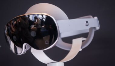Samsung Galaxy XR vs Apple Vision Pro: Comparing specs and price