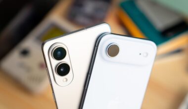 Thin Phones Might Be Harder to Sell Than Samsung and Apple Thought