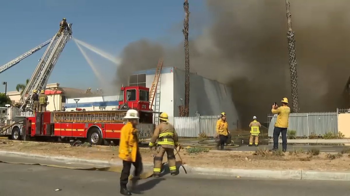 Bags of marijuana pulled out from burning building in Inglewood – NBC Los Angeles