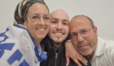 Trump arrives as first Israeli hostages come back home from Gaza under peace deal