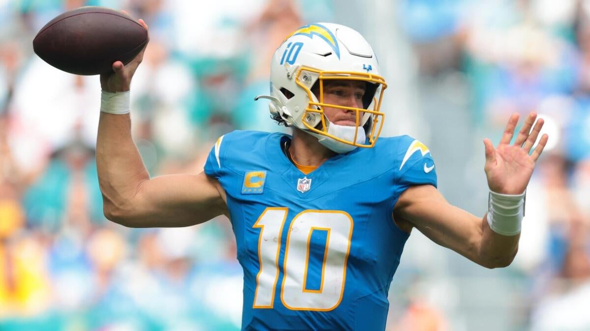 Chargers vs. Vikings live updates: Score, analysis, highlights at halftime for 'Thursday Night Football'