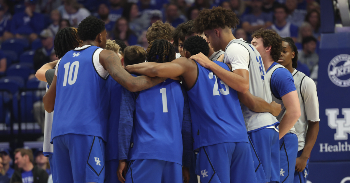 Texas RB Jaydon Blue scores a touchdown against Kentucky