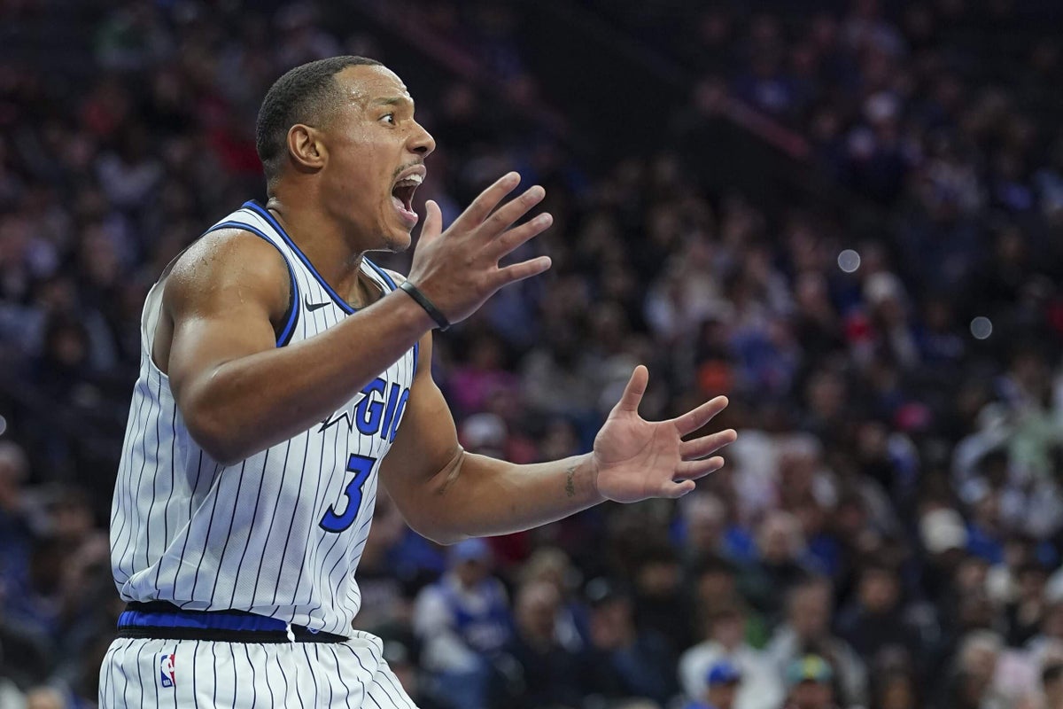 Giannis makes a New York statement. Plus, NBA teams who have early concerns