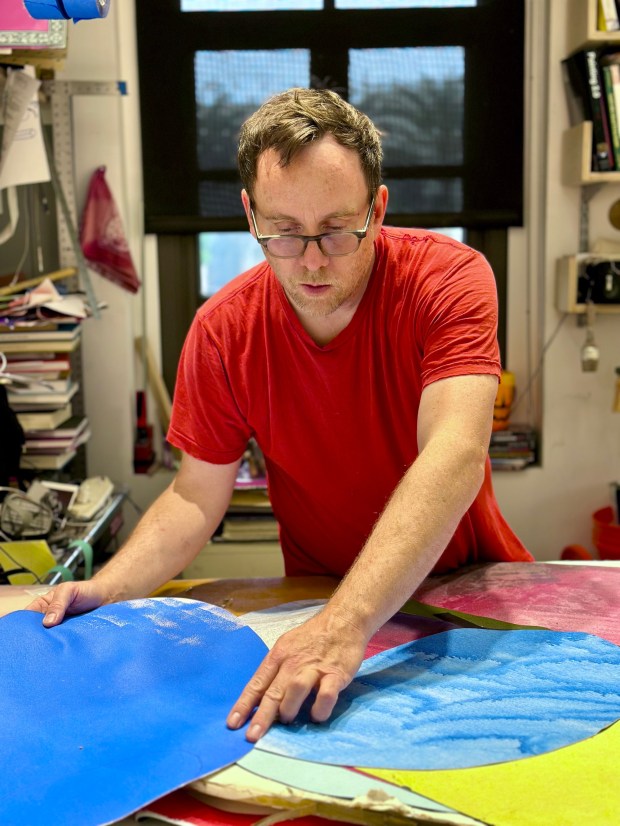 Artist Matt Rich created the new mural "Ampersand" for the Murals of La Jolla program. (Victoria Fu)