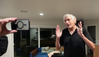 Nobel physicist John Martinis clears up Greek mix-up