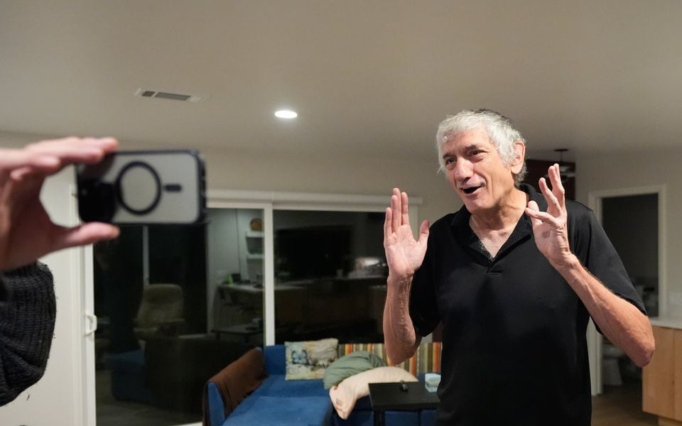 Nobel physicist John Martinis clears up Greek mix-up
