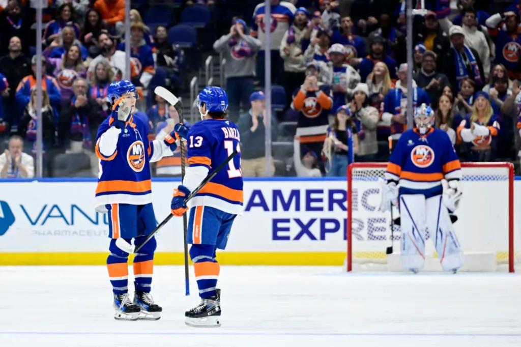Islanders' Matthew Schaefer scores first goal of NHL career