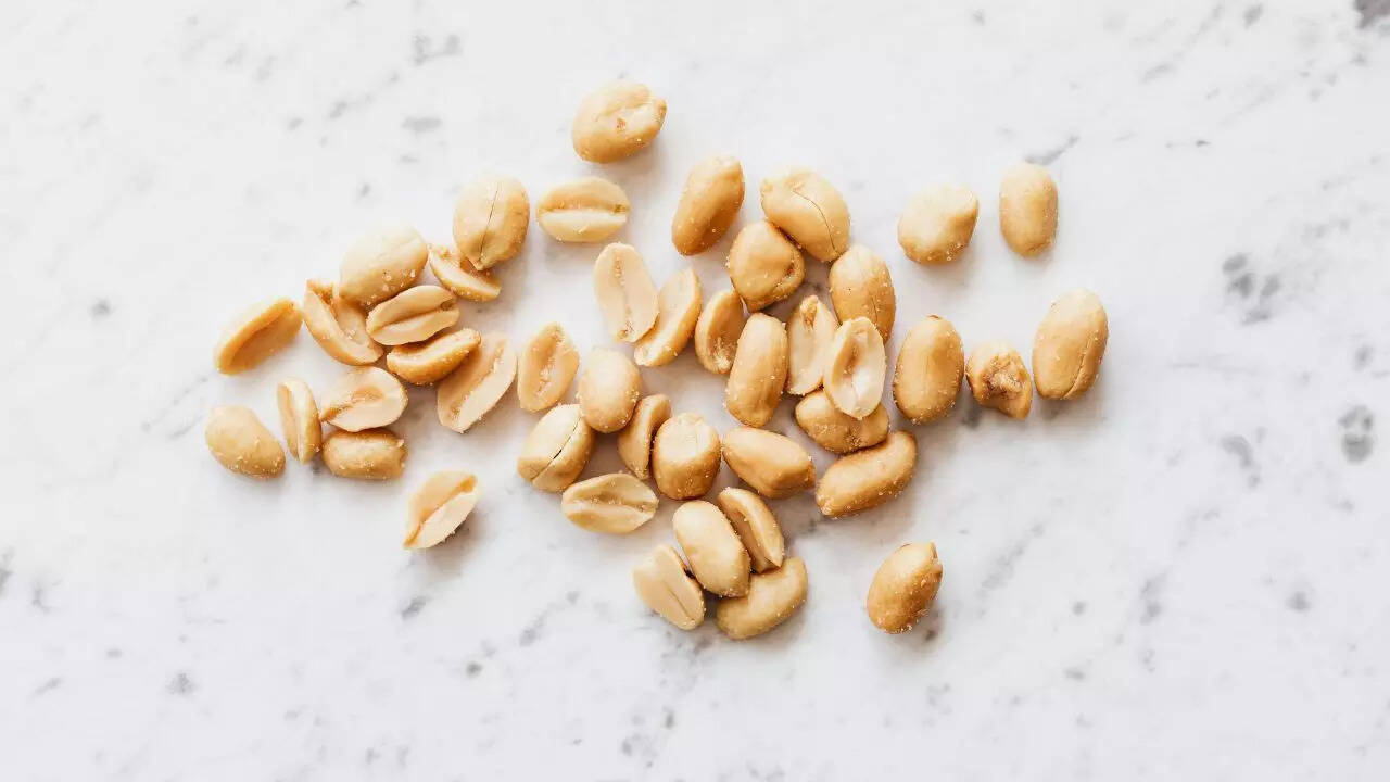Peanut skins and blood sugar control