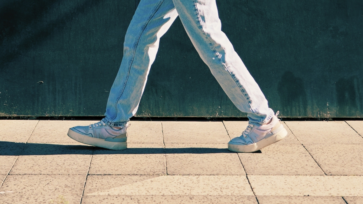 One Factor in Walking Improves Your Heart Health More Than Your Step Count : ScienceAlert