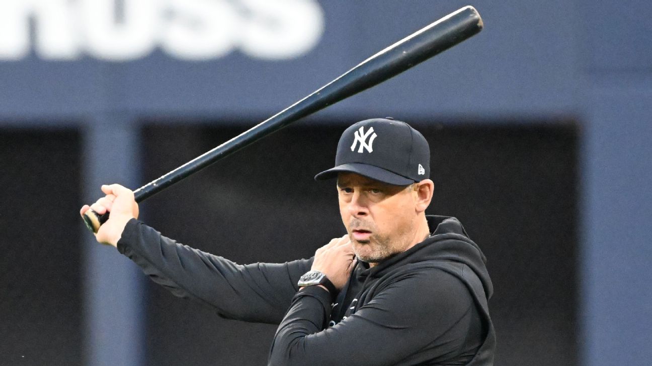 Aaron Boone fires back at Buck Martinez's Yankees criticism