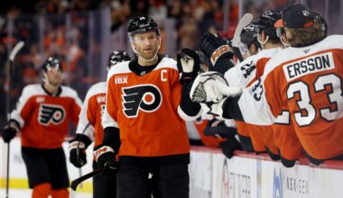 Sean Couturier's big night lifts Flyers in home opener