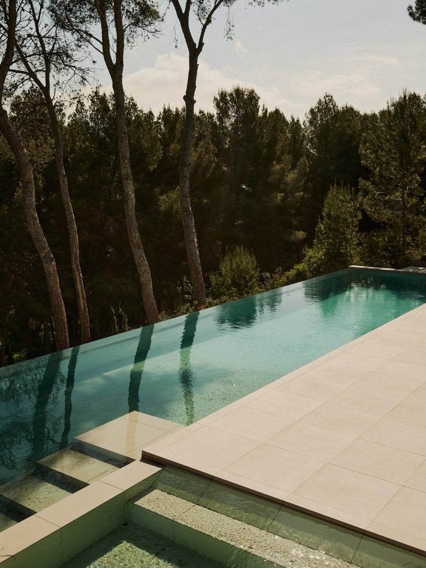 Swimming pool at the House in Cala Tamarit by Rául Sánchez Architects