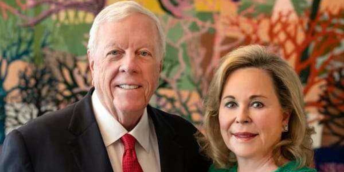 Houston billionaires will donate almost entire fortune to charity