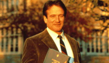 Robin Williams Tossed Out 'Dead Poets Society' Script While Filming