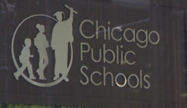 Chicago Public Schools lunchroom workers to march for higher wages, staffing