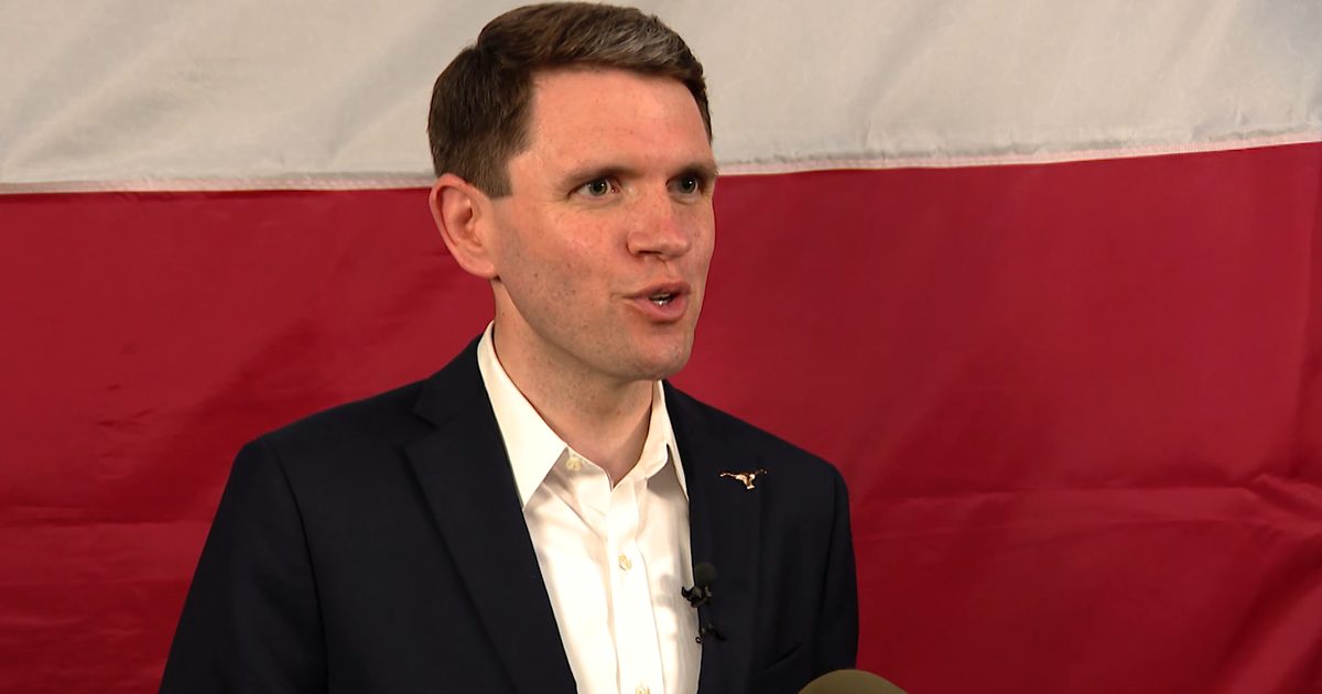 At campaign stop in Fort Worth, Democratic U.S. Senate candidate James Talarico says he's going up against the establishment in both parties