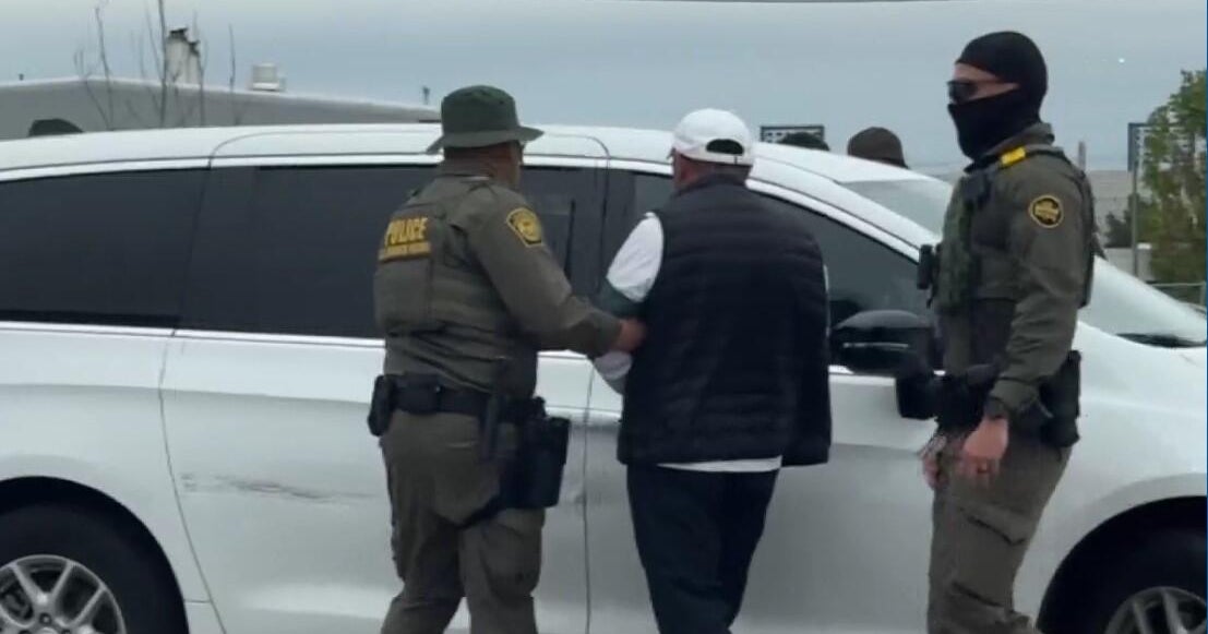 Immigration enforcement agents interrogate, detain rideshare drivers at O'Hare Airport