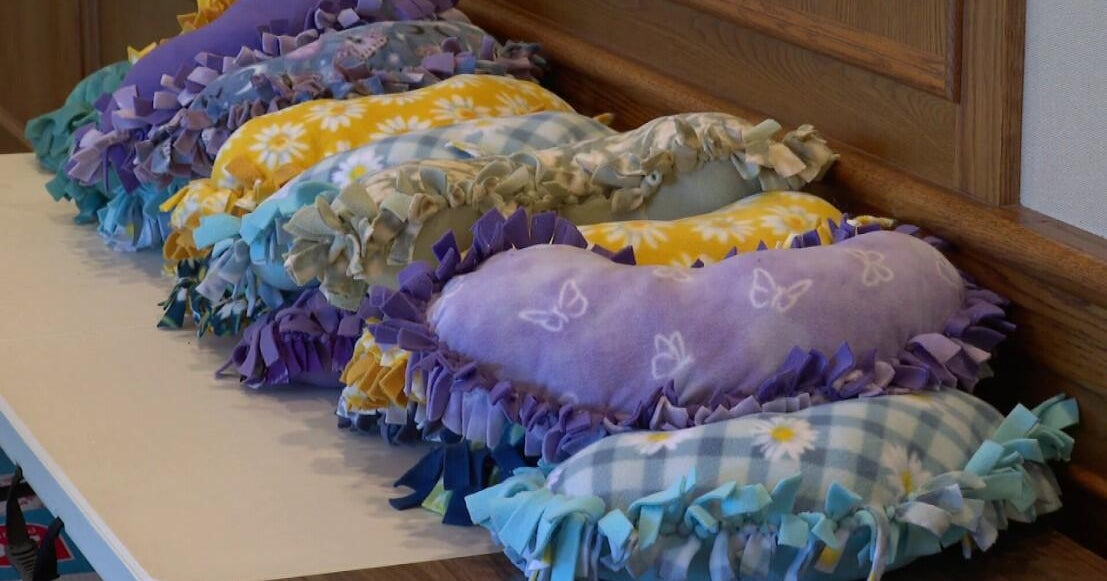 Chicago area women's group creating comfort pillows for breast cancer patients