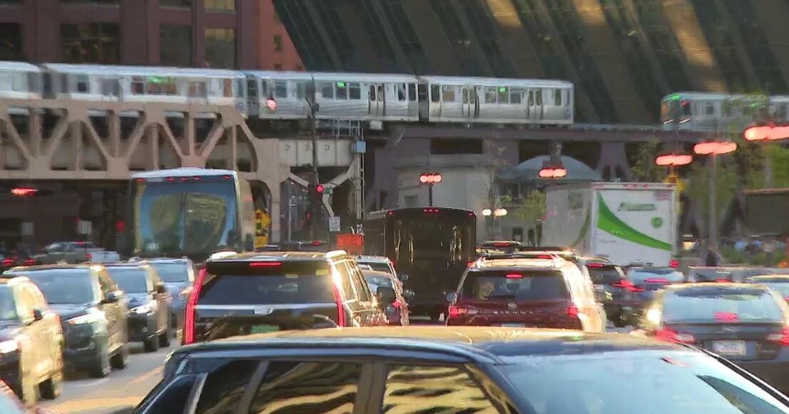 Three bridge closures along Chicago River have drivers near downtown seeing red