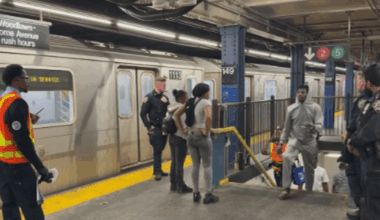 Bronx subway incident: 4 train car separates, passengers safe