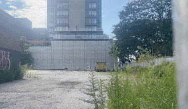 Is New York City's plan for a new school in Greenpoint safe? There are skeptics.