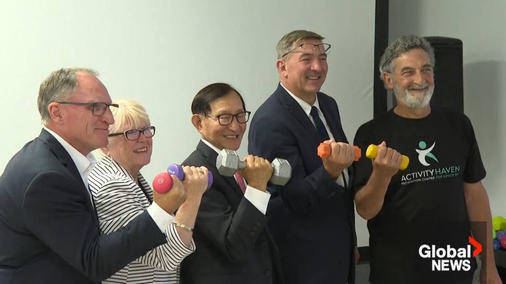 Click to play video: 'Ontario provides $250,000 for seniors’ programs in Peterborough area'