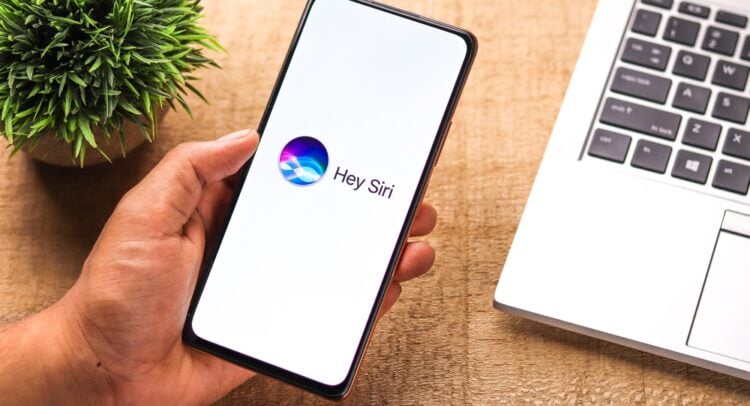 Apple Faces New Siri Delays as AI Concerns Grow