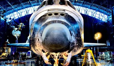 Virginia US Sens. Kaine, Warner seek to keep Discovery space shuttle in the commonwealth