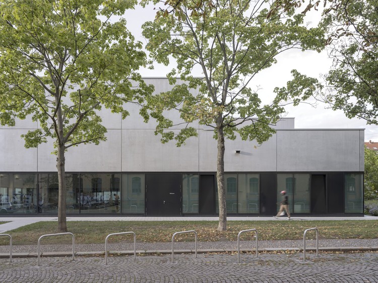 Sportbad am Rabet Modular Swimming Facility / gmp Architects - Exterior Photography, Concrete