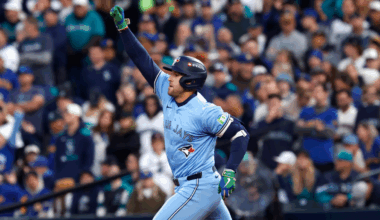 Mariners vs. Blue Jays score, takeaways: Toronto's bats come alive in ALCS Game 3 blowout win