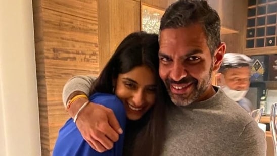 Sunjay Kapur hugs Priya Sachdev in an unseen pic shared by Kalyani Saha.