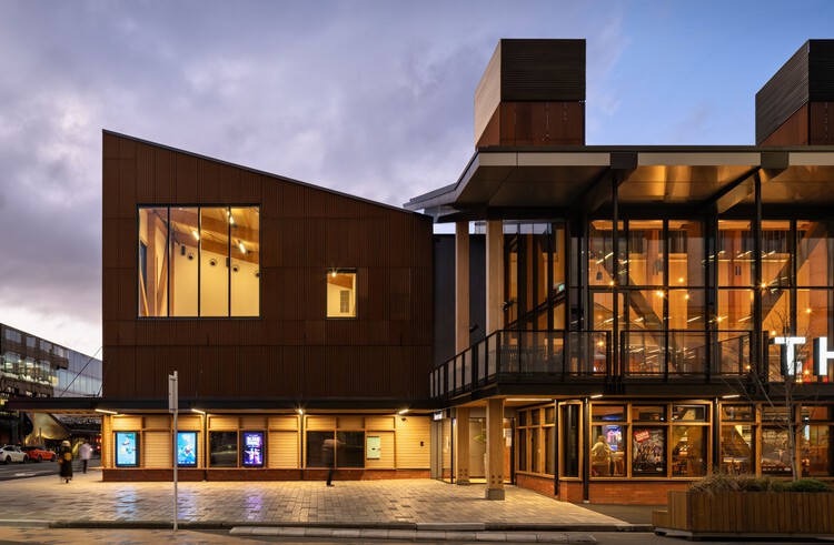 The Court Theatre / Haworth Tompkins - Exterior Photography